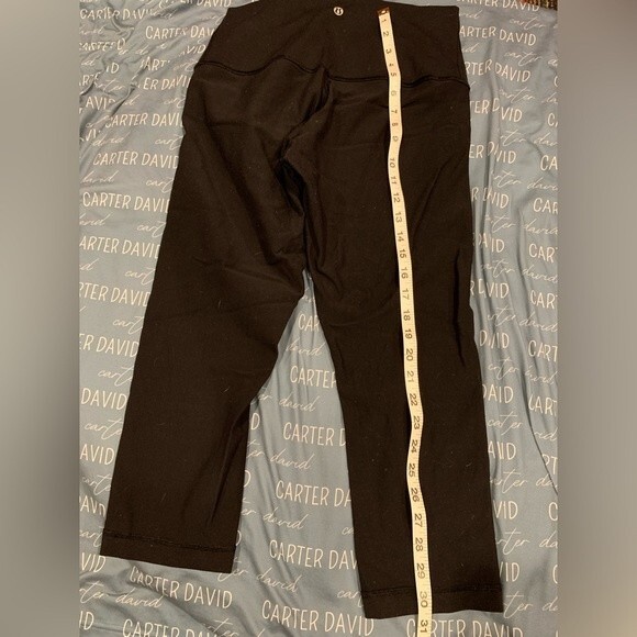 Lululemon size 4 cropped high rise leggings no pockets minor pilling - Picture 2 of 6